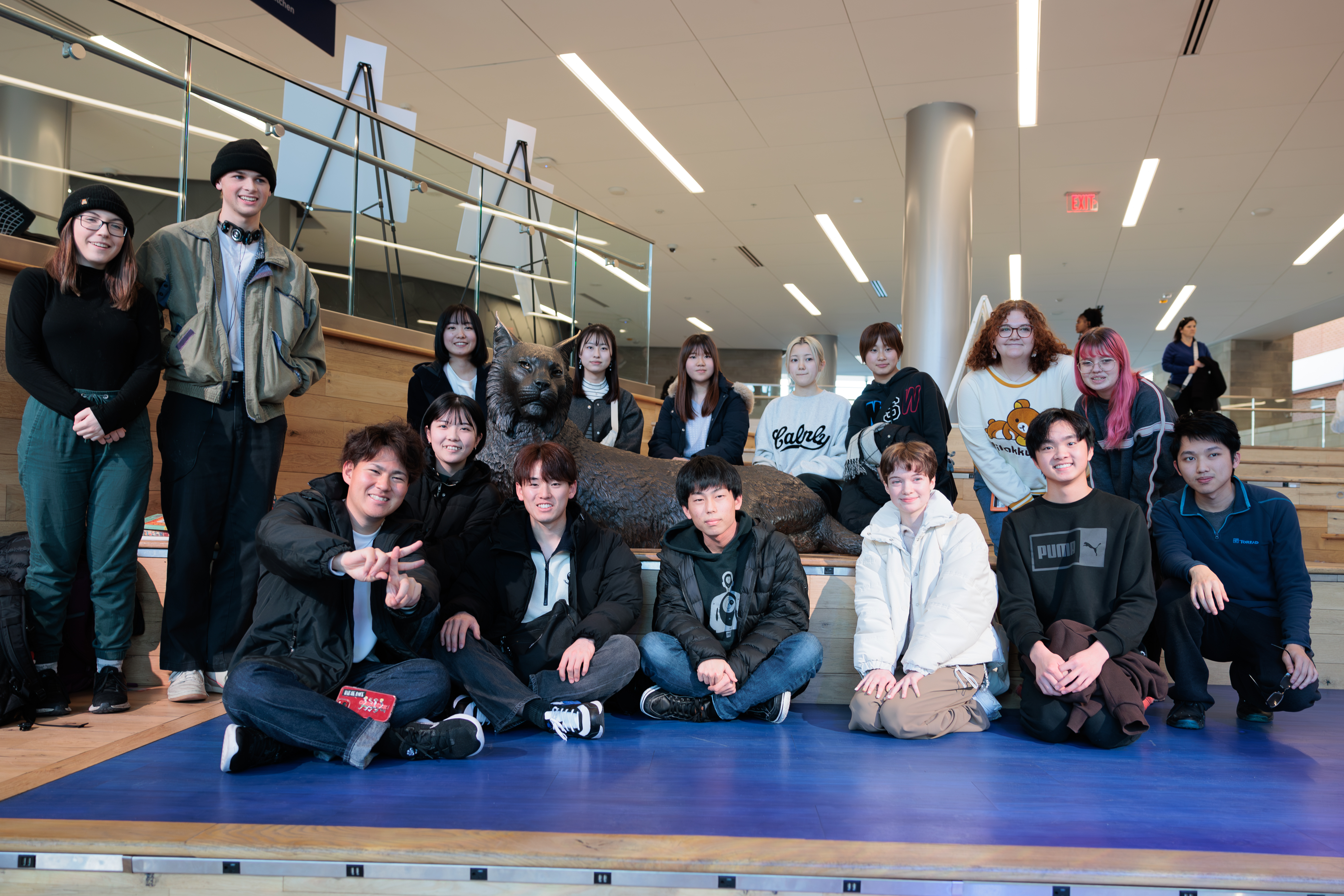 group photo of ESL and Japanese students